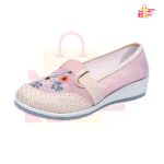 Traditional embroidered cloth shoes